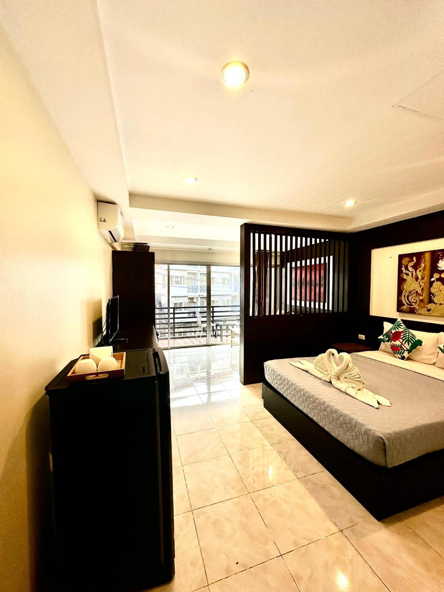 Thai Classic House Patong Экстерьер фото