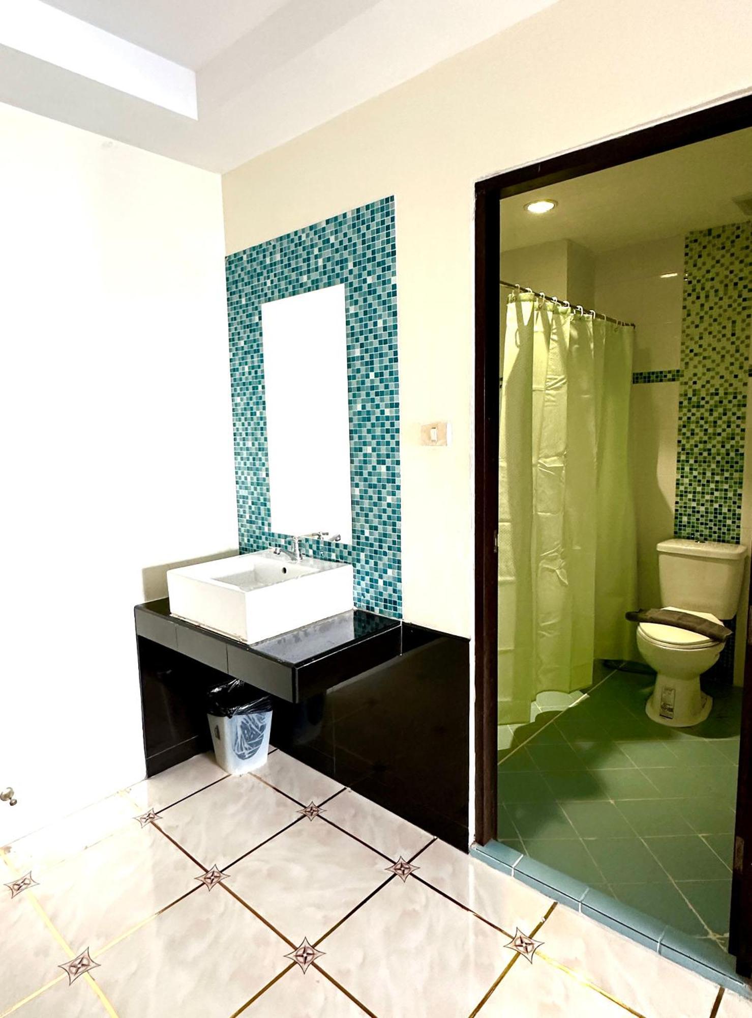 Thai Classic House Patong Экстерьер фото