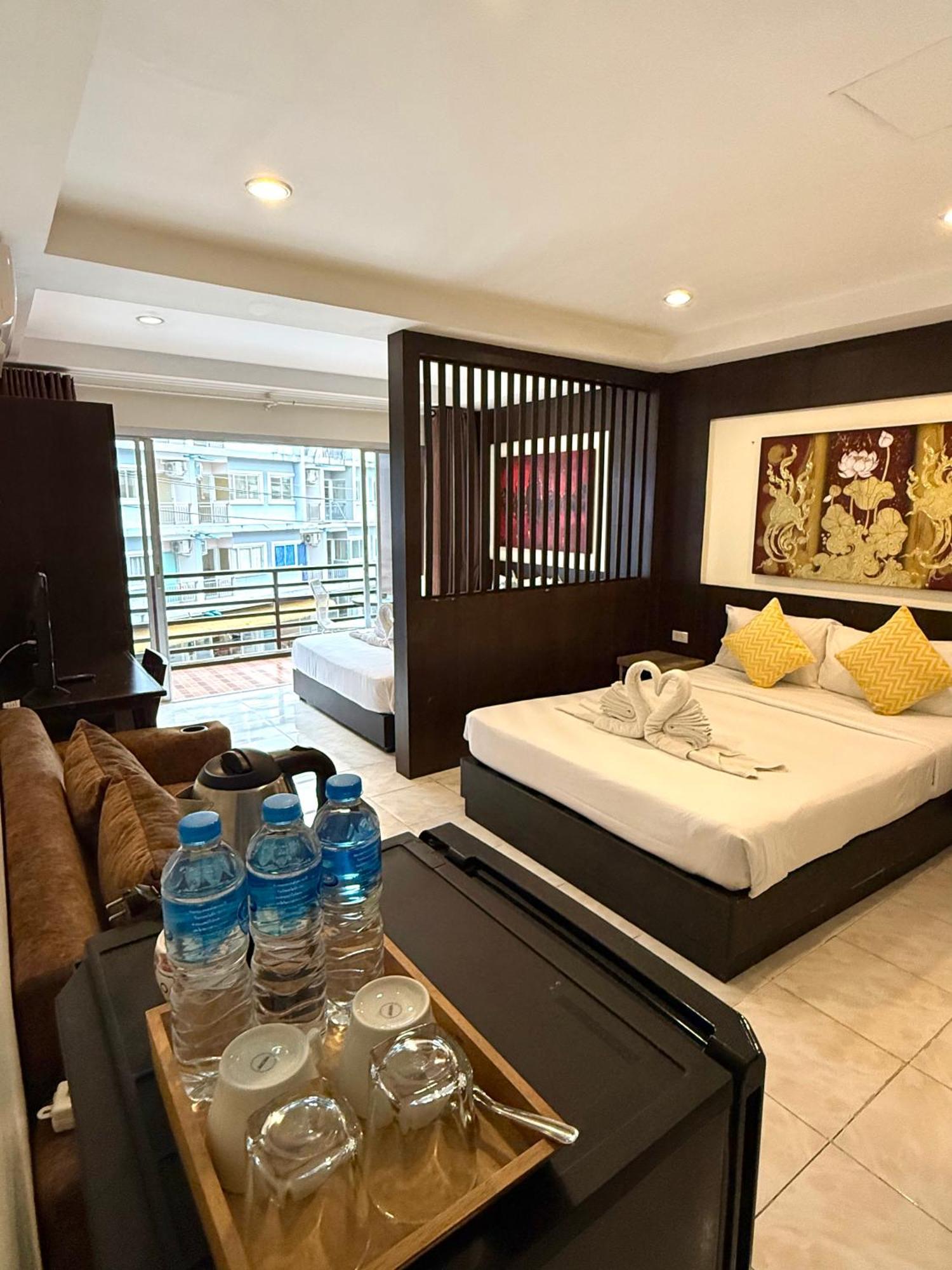 Thai Classic House Patong Экстерьер фото