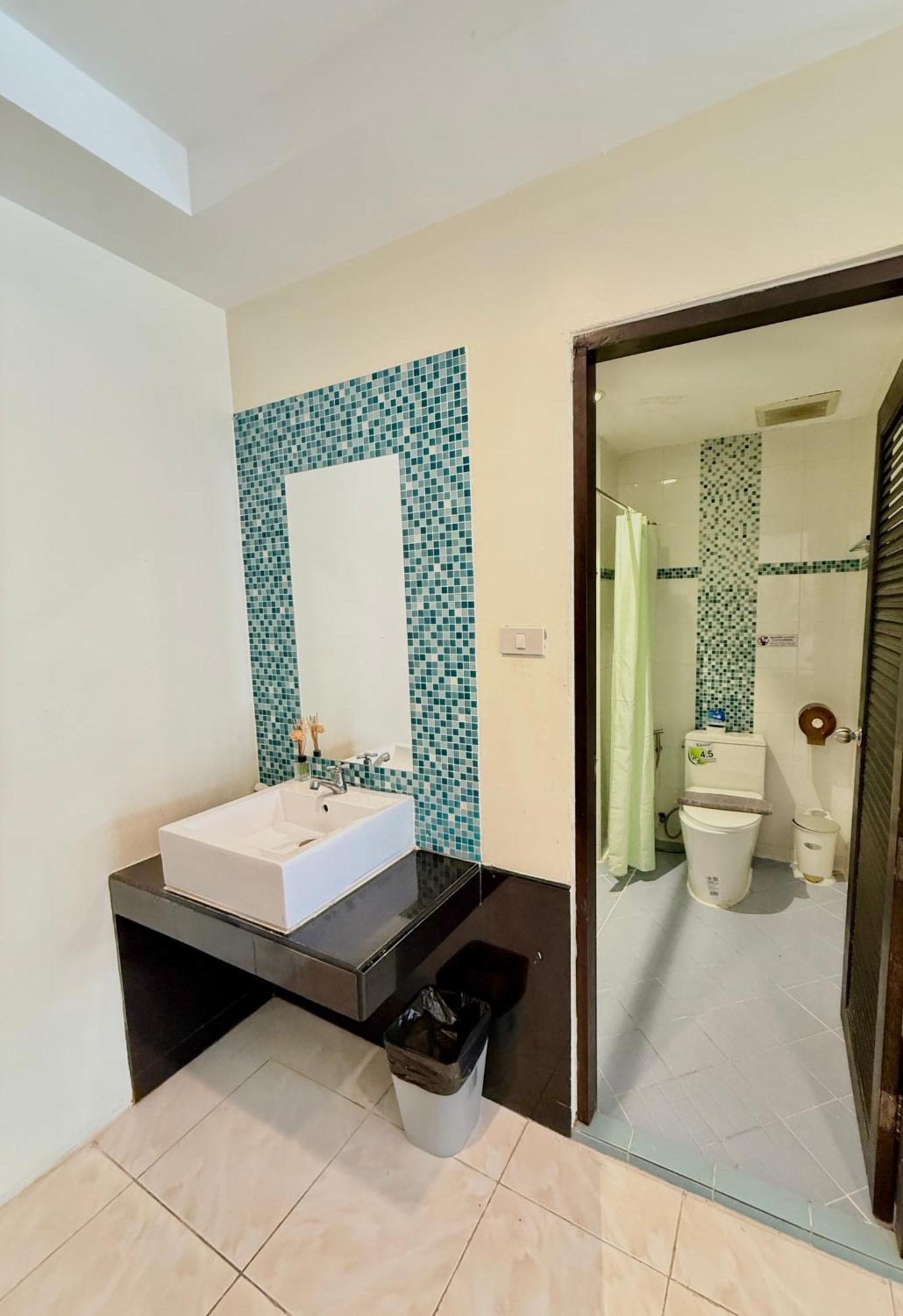 Thai Classic House Patong Экстерьер фото