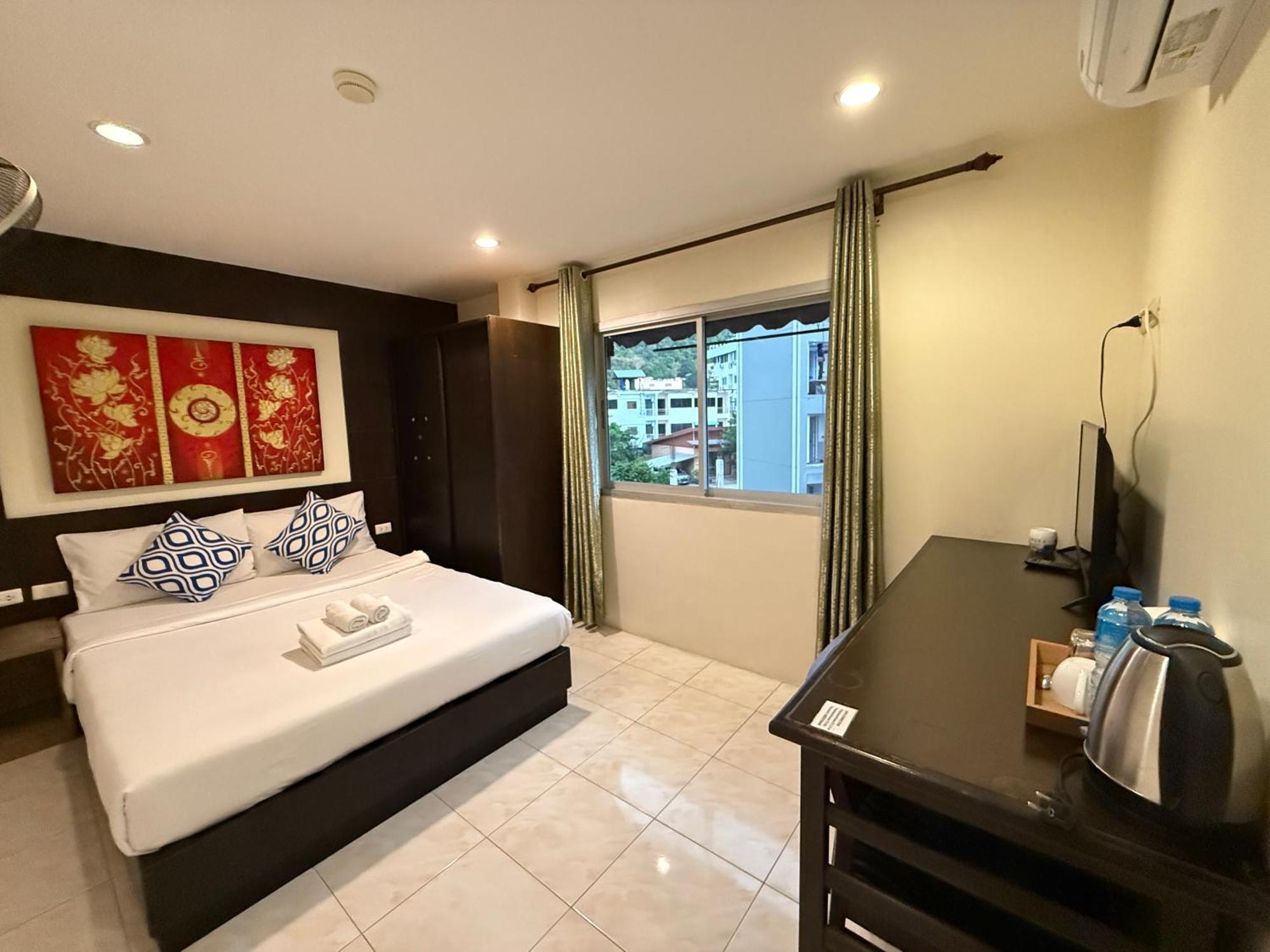 Thai Classic House Patong Экстерьер фото