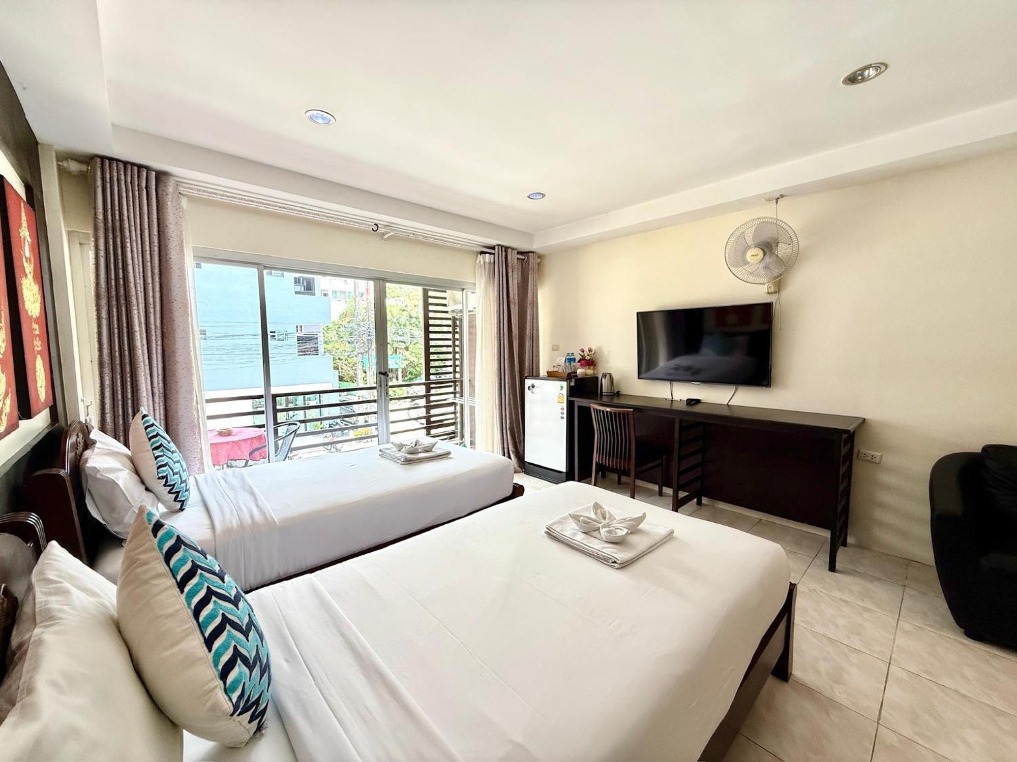Thai Classic House Patong Экстерьер фото
